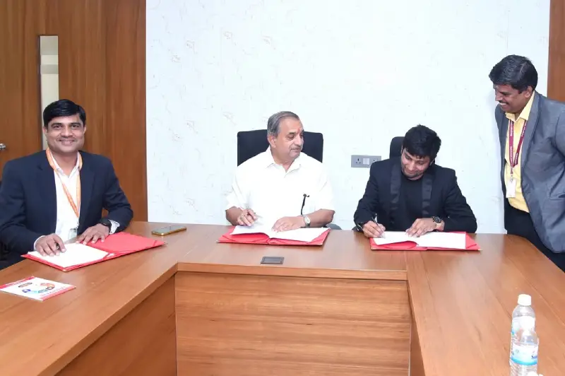 Sanjivani University signed an Landmark MOU with ZOHO Corporation